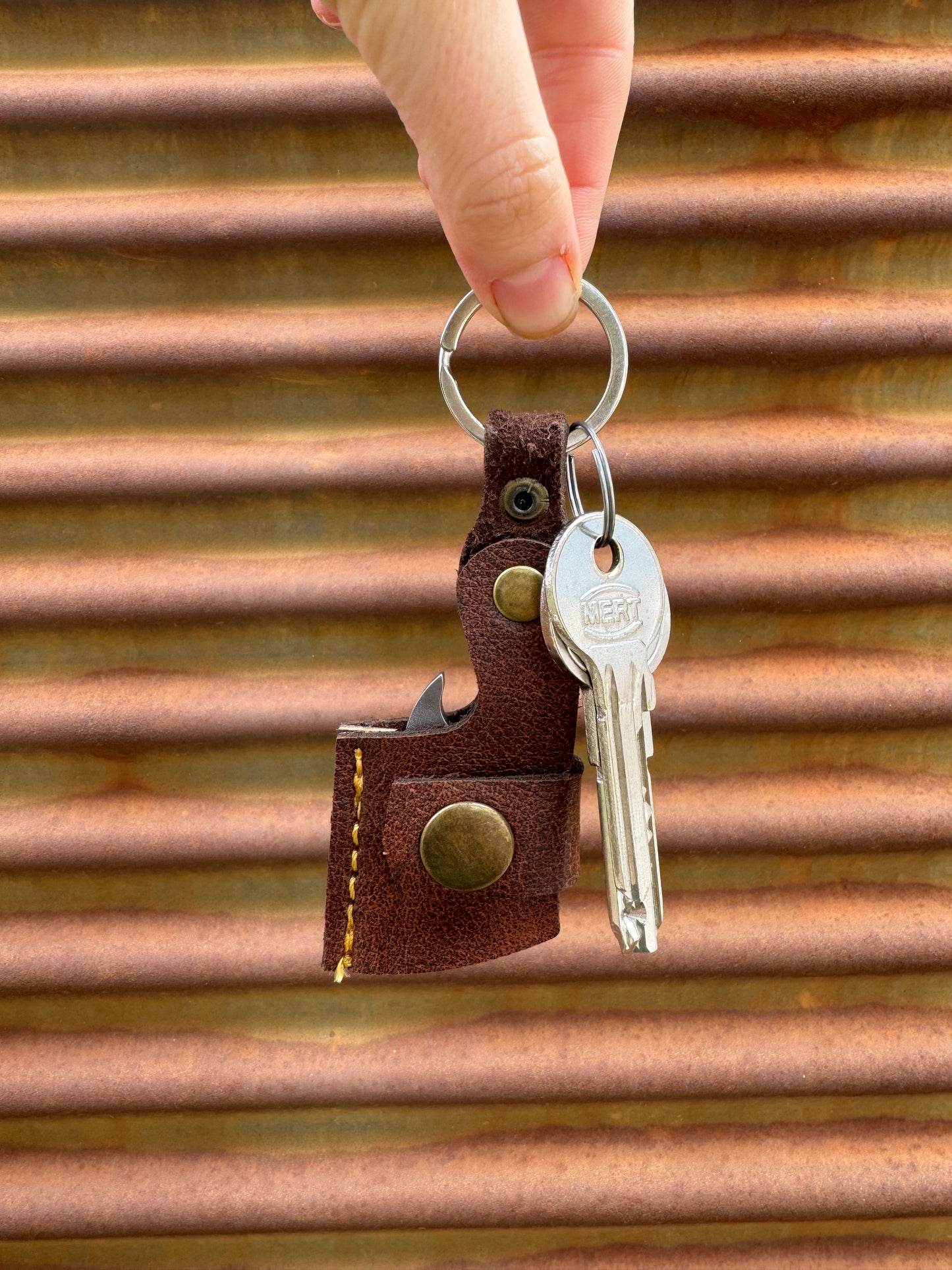 Mini bıçaklı keskin anahtarlık gazoz açma aparatlı